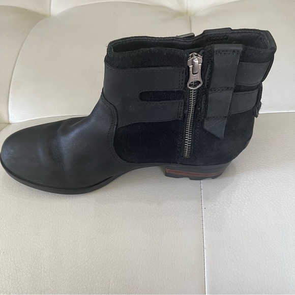 Sorel women’s Lolla Black Ankle Boots Nubuck leather and suede size 8 side zip - Picture 7 of 16